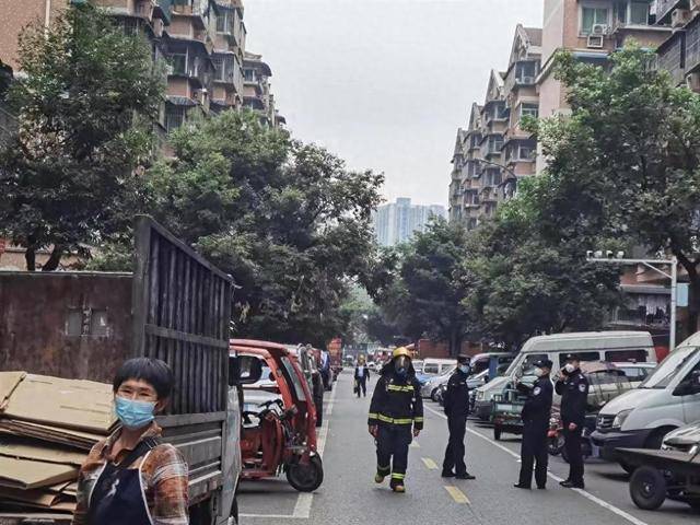 氯气罐泄漏，重庆一废品回收店多人送医。